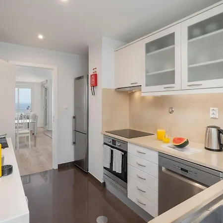 Vista Formosa I By An Island *