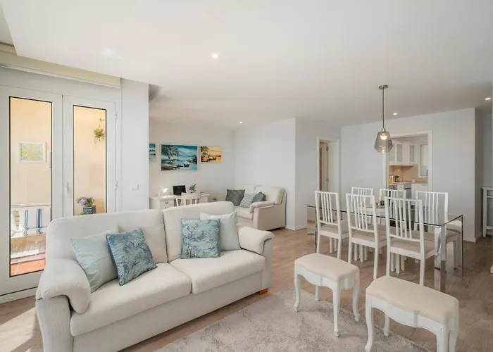 Vista Formosa I By An Island * Funchal (Madeira)